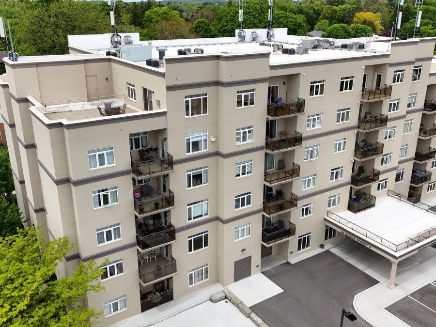 80 Bridge St E Front