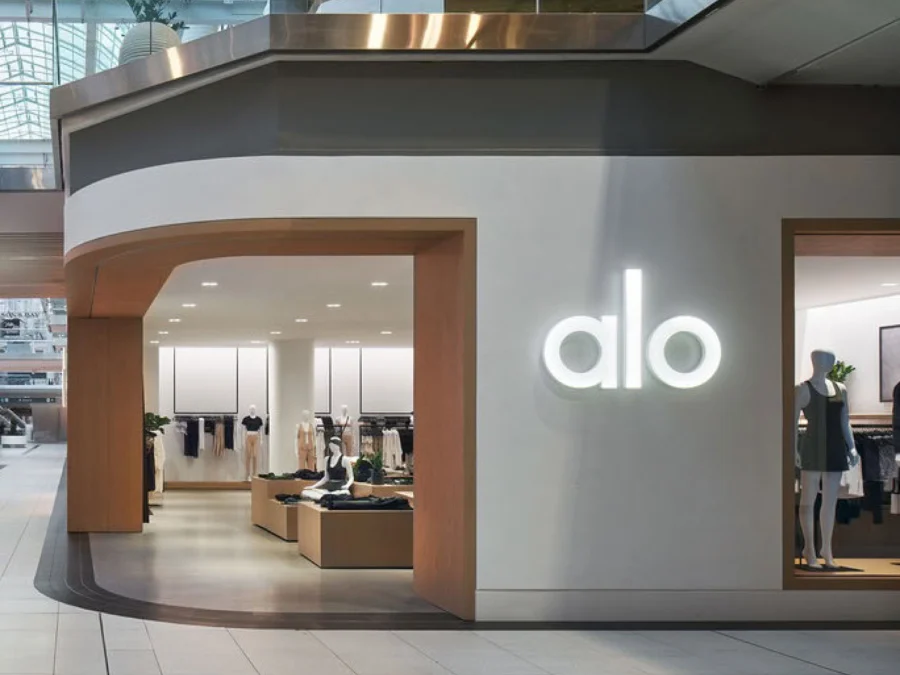 Alo Yoga Eaton Centre Front